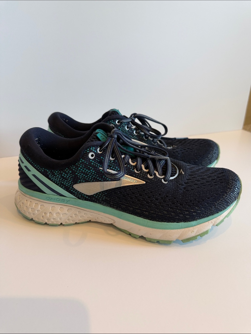 Brooks Ghost 11 Women's Navy and Teal Athletic Running Shoes